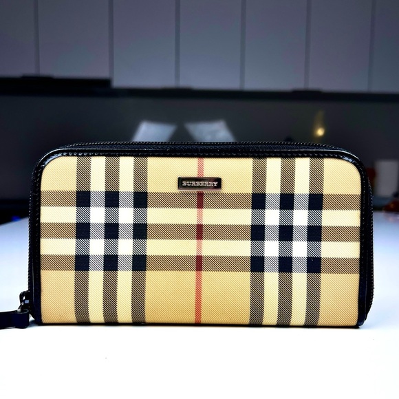 Burberry Nova Check Wallet - Picture 1 of 6